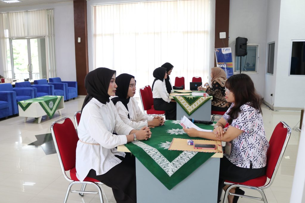 Sambut Peluang Kerja, Alumni UM Metro Antusias Ikuti Walk-In Interview