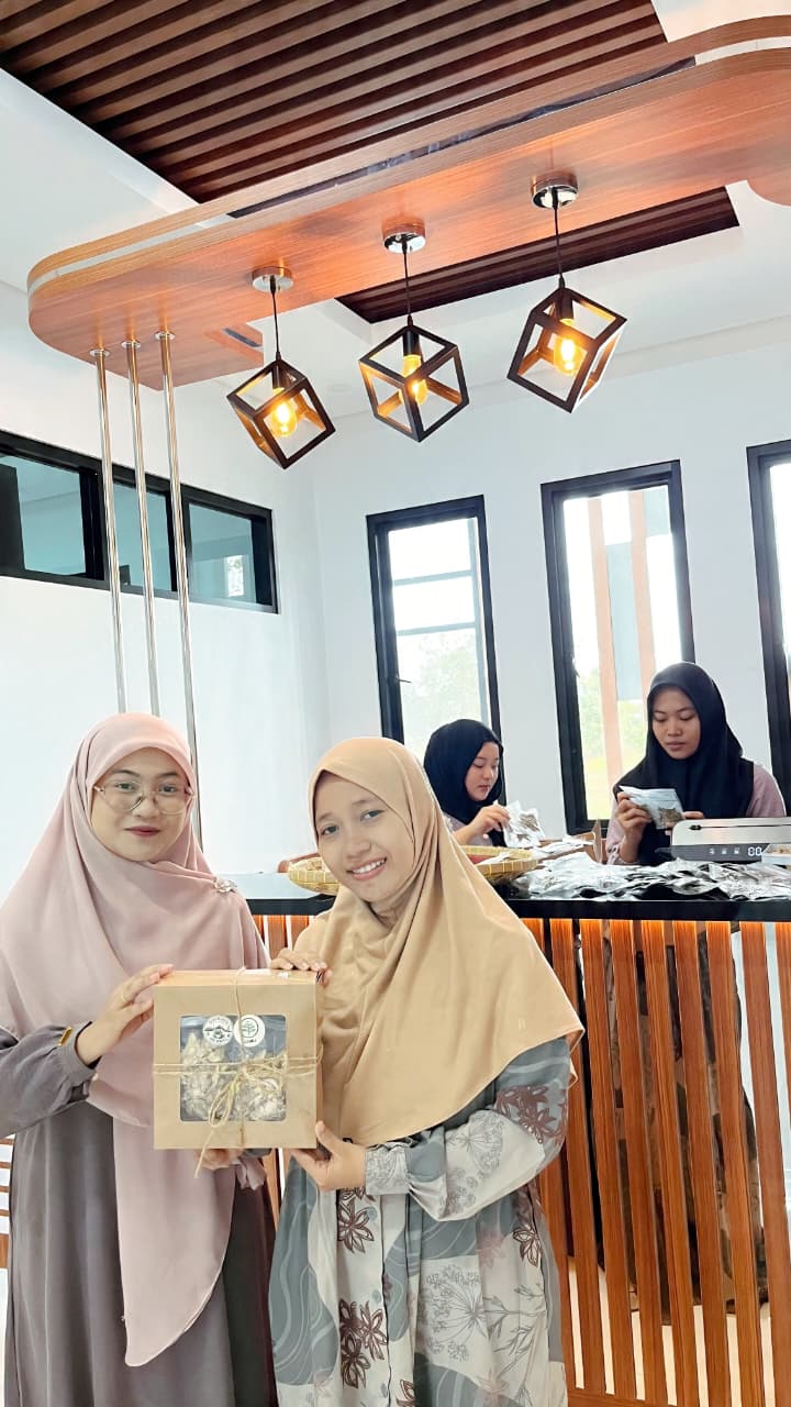 Tim P3H UM Metro Laksanakan Verifikasi Lapangan UMKM Simplisia Herbal dalam Pendampingan Sertifikasi Halal Produk Minuman Herbal Seduh Berbahan Alami